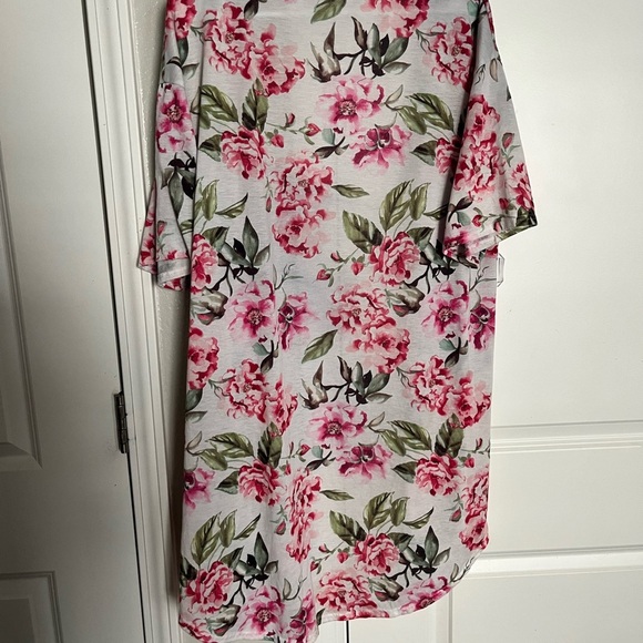 Show Me Your MuMu Pink and Green Floral Wrap - Picture 3 of 3